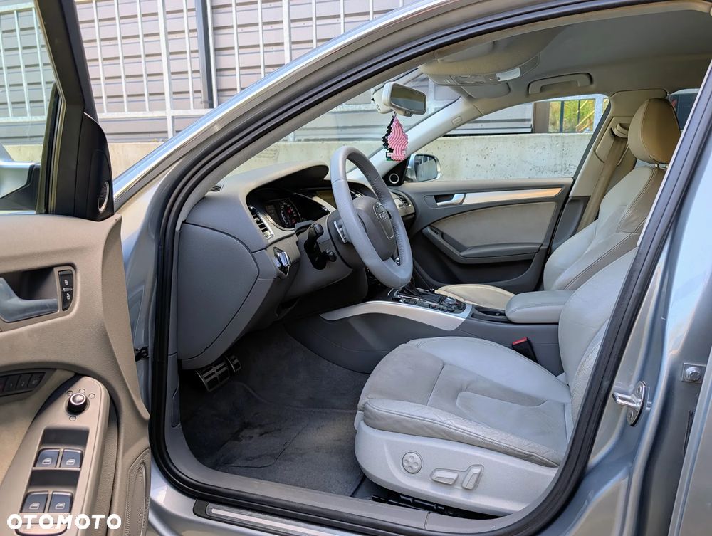 Audi A4 Avant 3.0 TDI DPF clean diesel quattro tiptron S line Sportpaket - 13