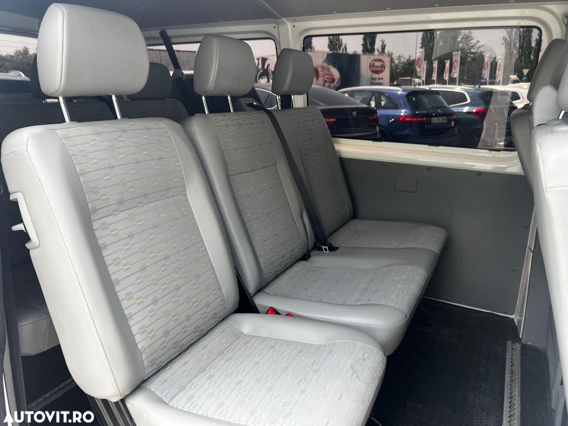 Volkswagen Transporter - 8