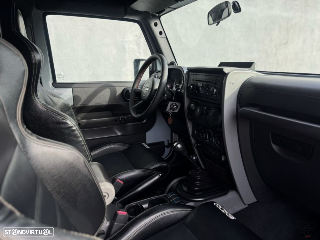 Jeep Wrangler - 14