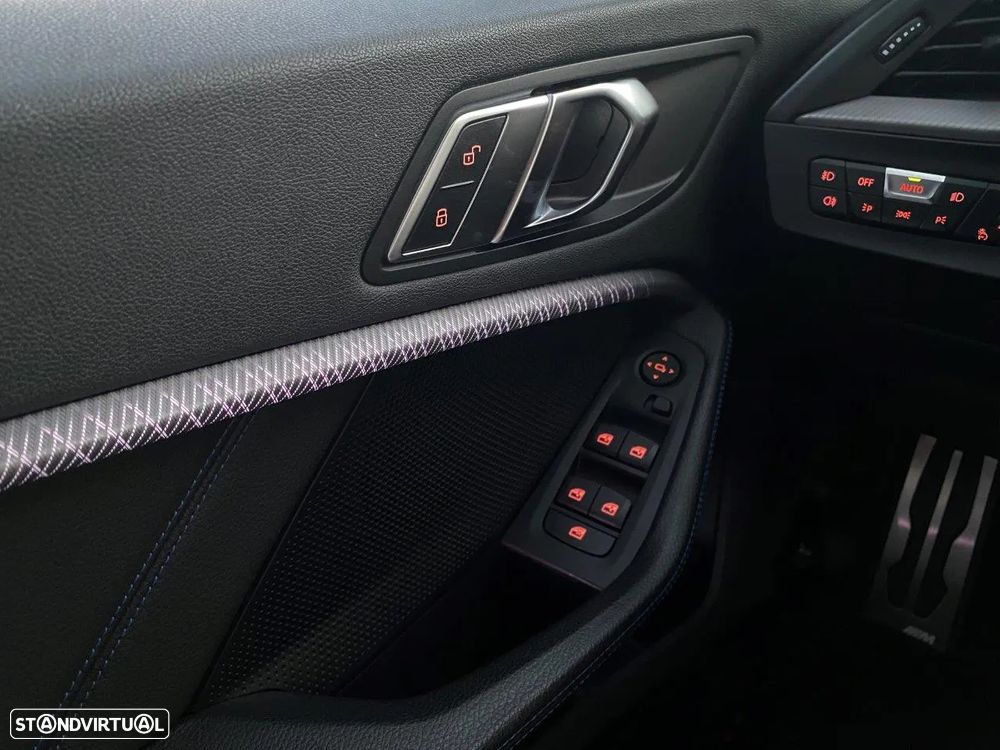 BMW 116 d Pack Desportivo M - 39