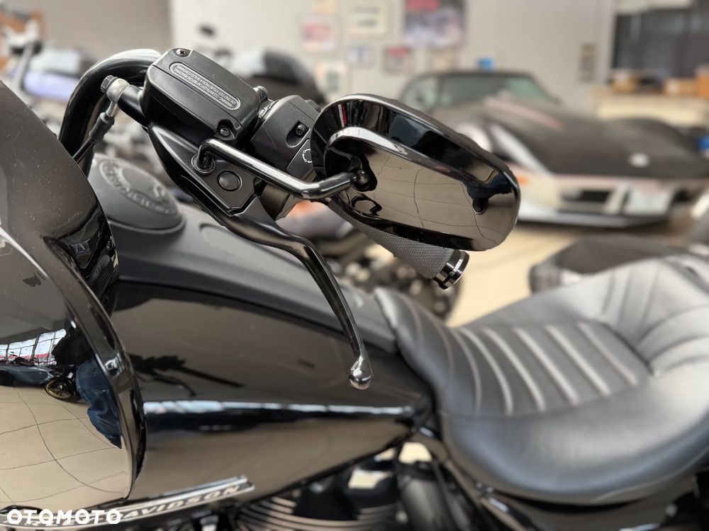 Harley-Davidson Touring Street Glide - 26