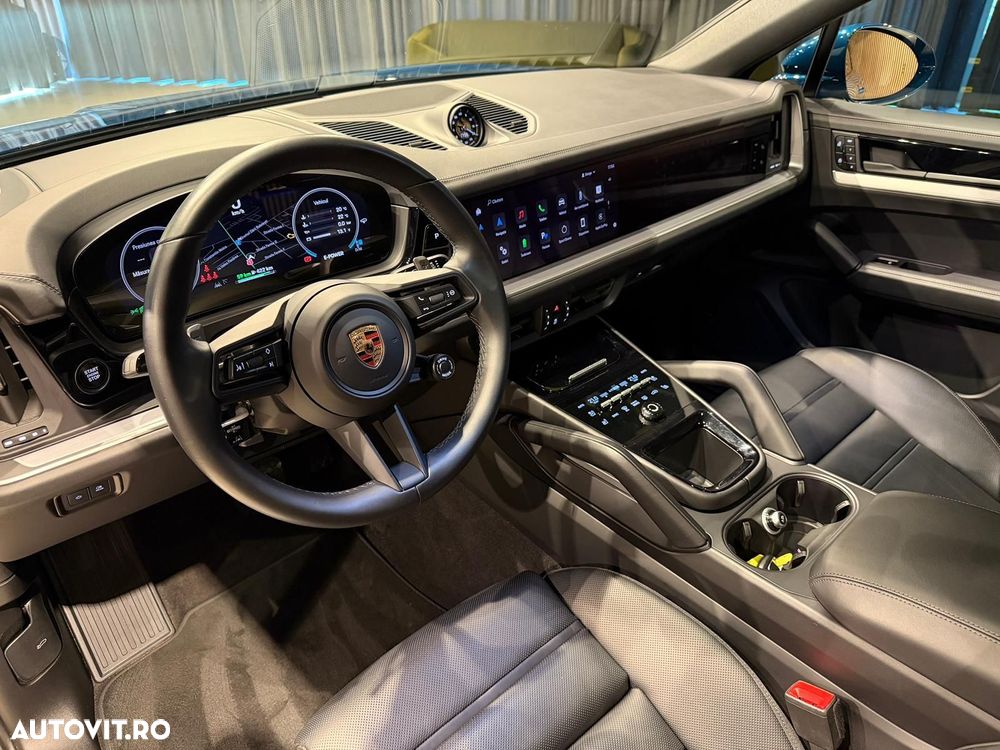 Porsche Cayenne Coupe E-Hybrid Black Edition - 36