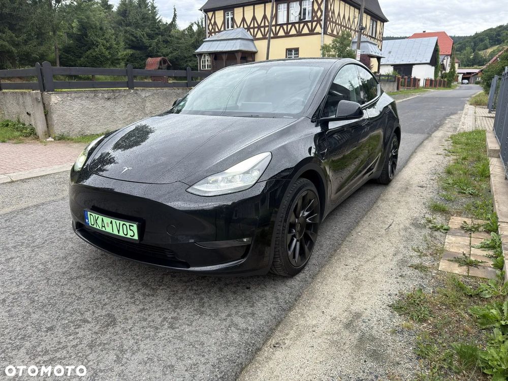 Tesla Model Y Long Range Dual Motor AWD - 2