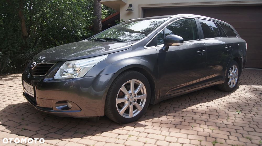 Toyota Avensis - 1