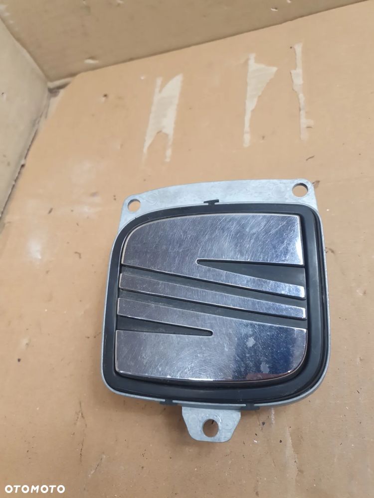 ZAMEK KLAMKA KLAPY TYŁ SEAT nr 5P0827565C Uszkodzony - 1