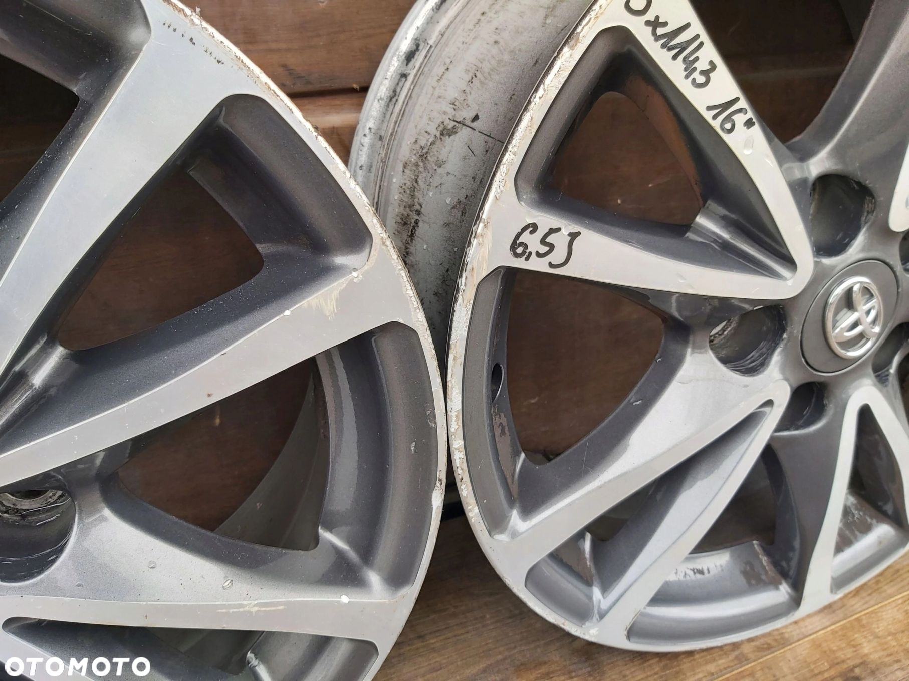 Toyota Auris Verso Avensis T27 alufelgi 16 5x114,3 et39 6,5j 42611-YY40 - 5