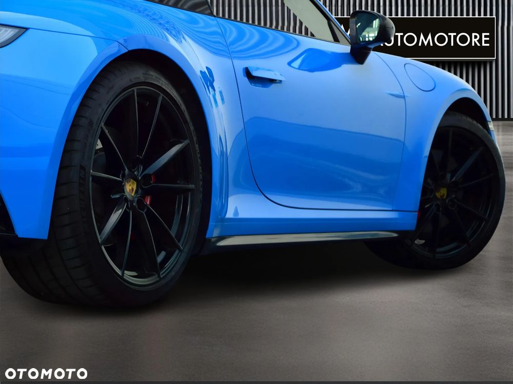 Porsche 911 Carrera 4S - 12