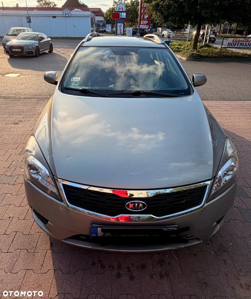 Kia Ceed - 1