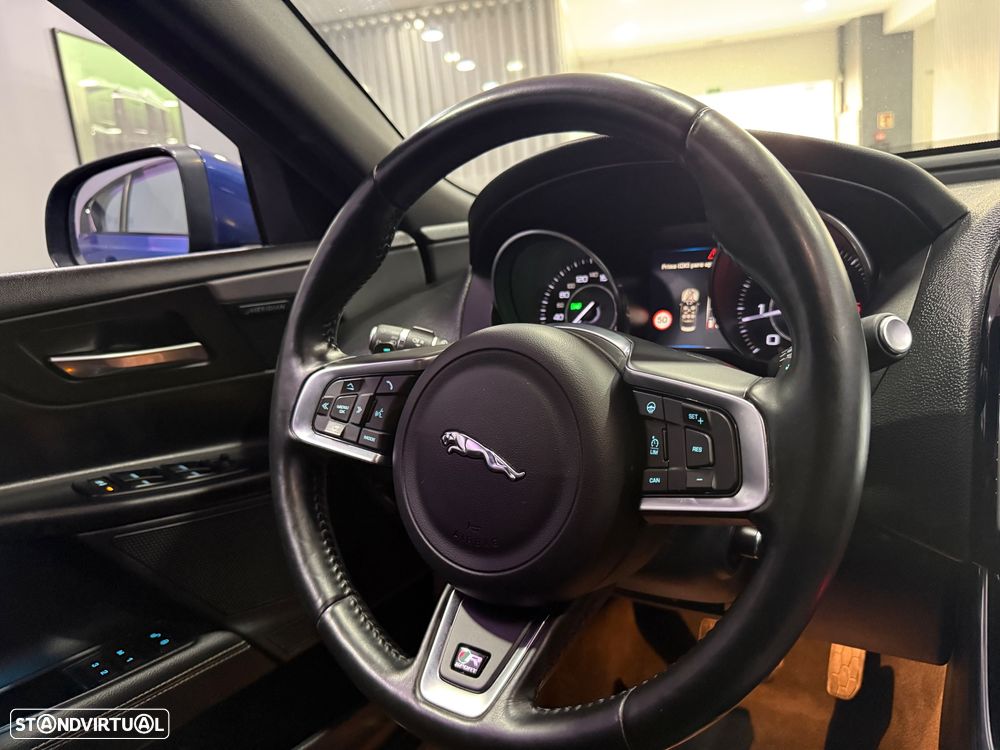 Jaguar XE 20d Aut. R-Sport - 18