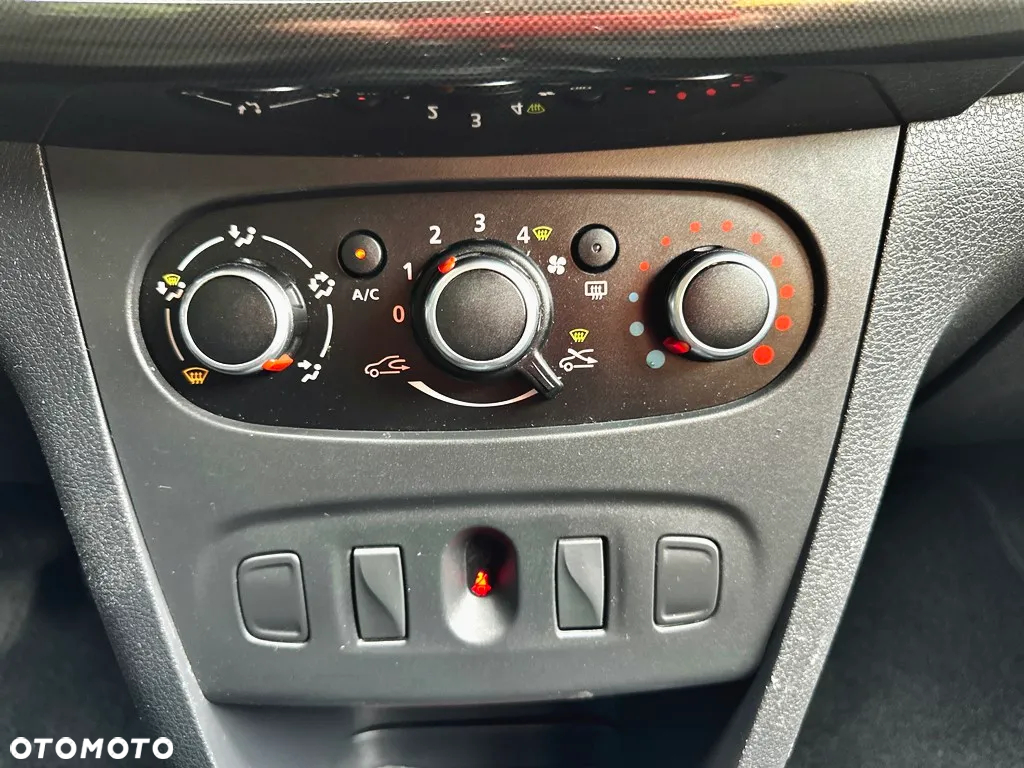 Dacia Sandero SCe 75 Comfort - 11