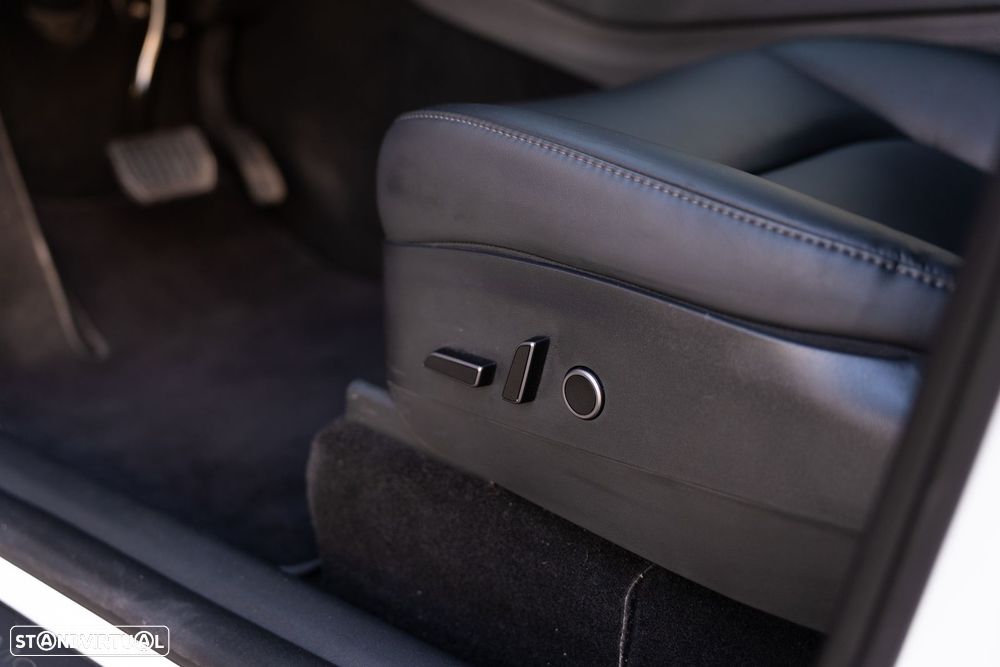 Tesla Model Y RWD - 10