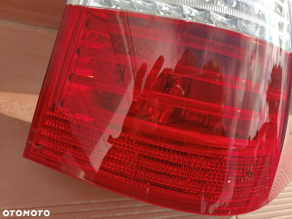 BMW E61 Lift Lci 5 kombi Lampa Tylna W Błotnik Prawa Polift Igła - 10