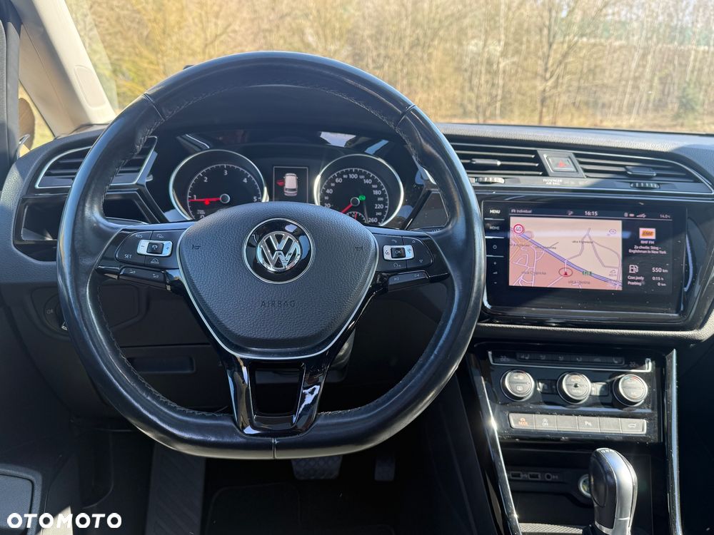 Volkswagen Touran - 10
