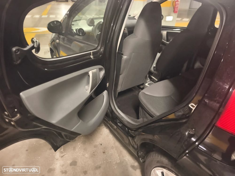 Peugeot 107 1.0 Trendy - 16