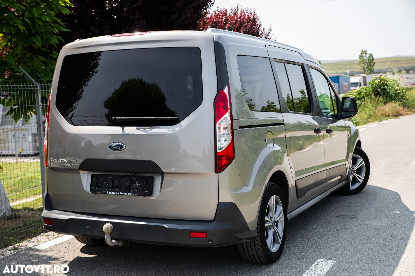 Ford Tourneo Connect 1.5 EcoBlue Start-Stop Titanium - 2