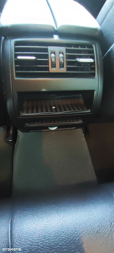 BMW Seria 5 528i Sport-Aut Luxury Line - 33