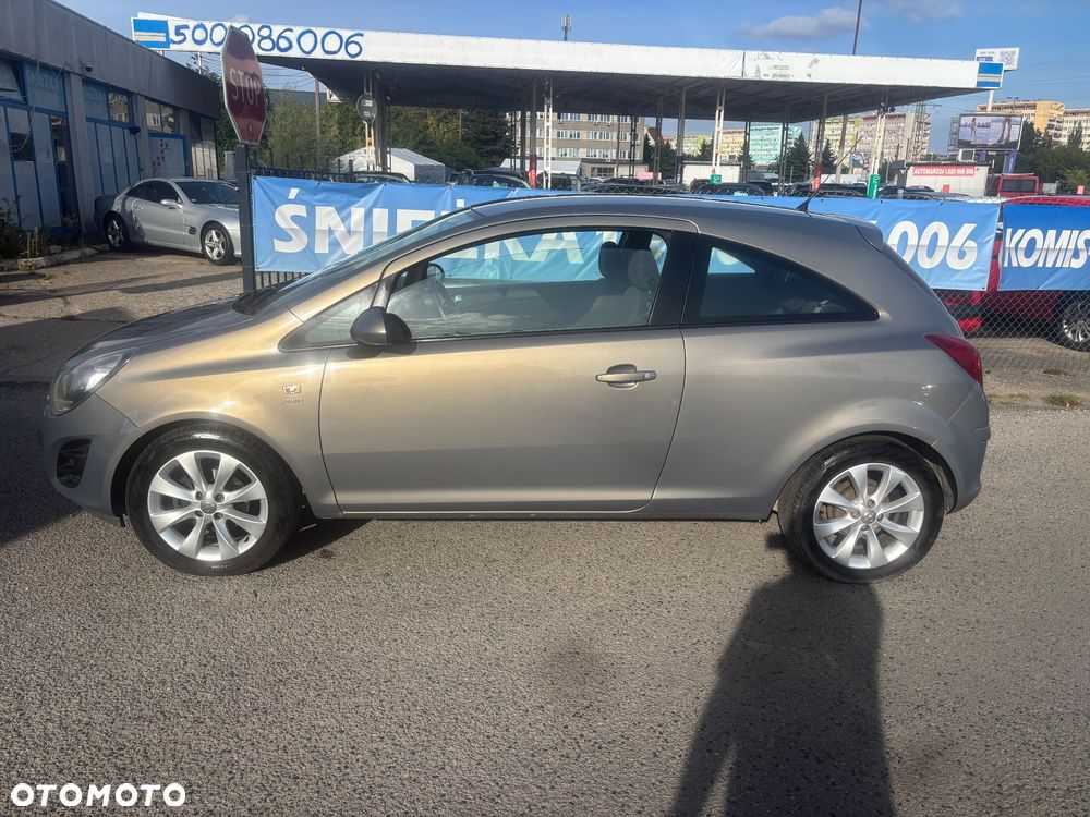 Opel Corsa 1.2 16V Cosmo - 4