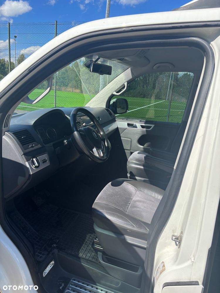 Volkswagen Multivan - 13