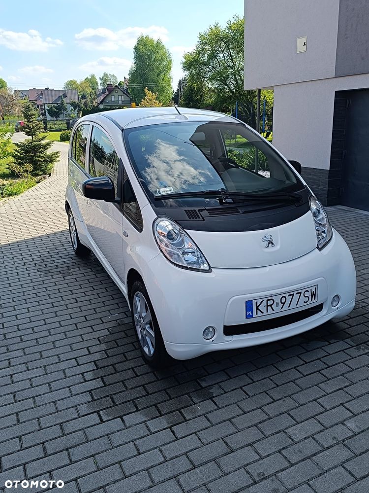 Peugeot iOn High Line - 15