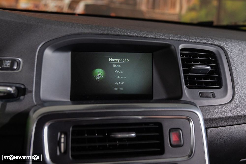 Volvo S60 Cross Country - 15