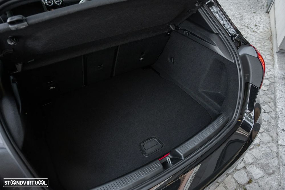 Mercedes-Benz A 35 AMG 4Matic - 21