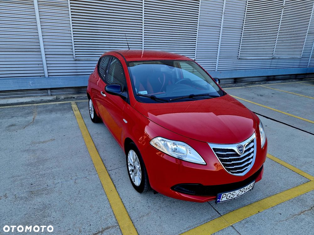 Lancia Ypsilon 1.2 8V Black&Red S&S - 6