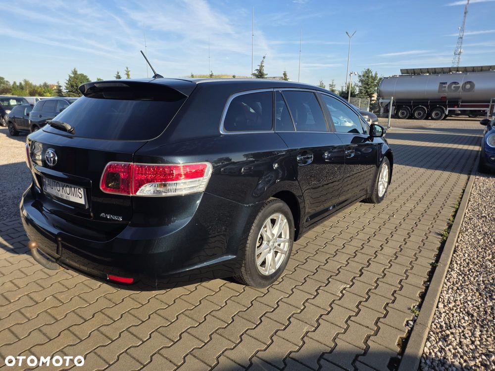 Toyota Avensis 2.0 D-4D Executive - 26