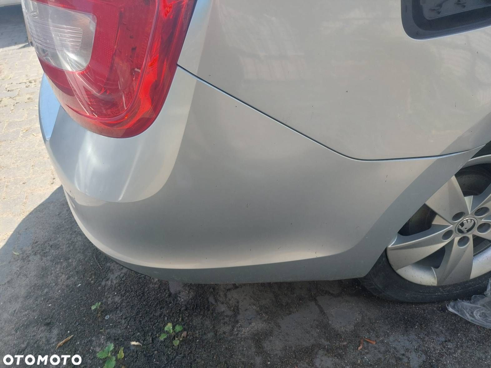 KOMPLETNY TYŁ KLAPA ZDERZAK LAMPA TYŁ SKODA RAPID I LA7W - 6