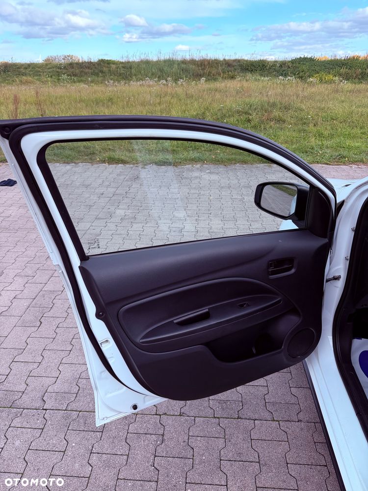 Mitsubishi Space Star - 12
