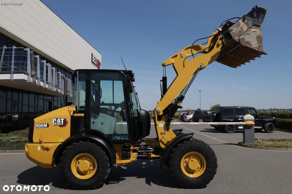 Caterpillar CAT 906M - 16