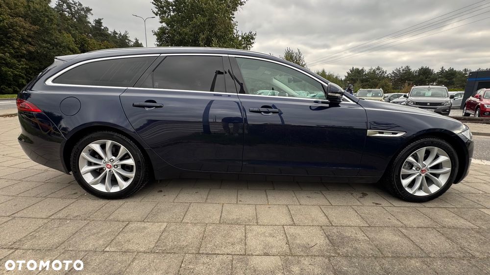 Jaguar XF 25d AWD R-Sport - 4