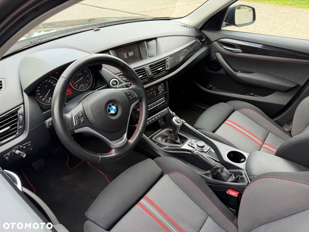 BMW X1 xDrive20i Sport Line - 22