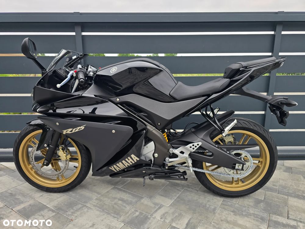 Yamaha YZF - 4