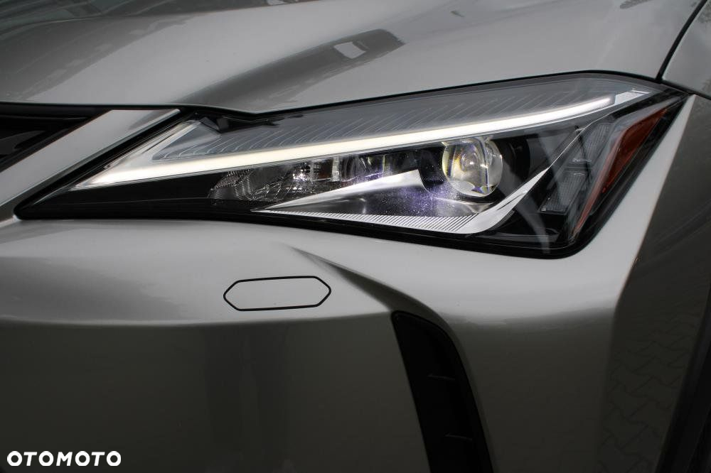 Lexus UX - 32