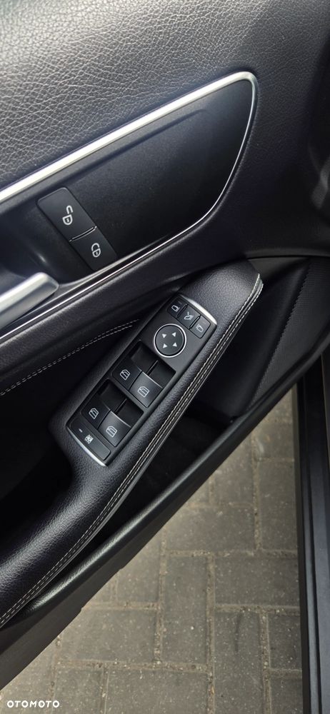 Mercedes-Benz GLA 250 7G-DCT StreetStyle - 25