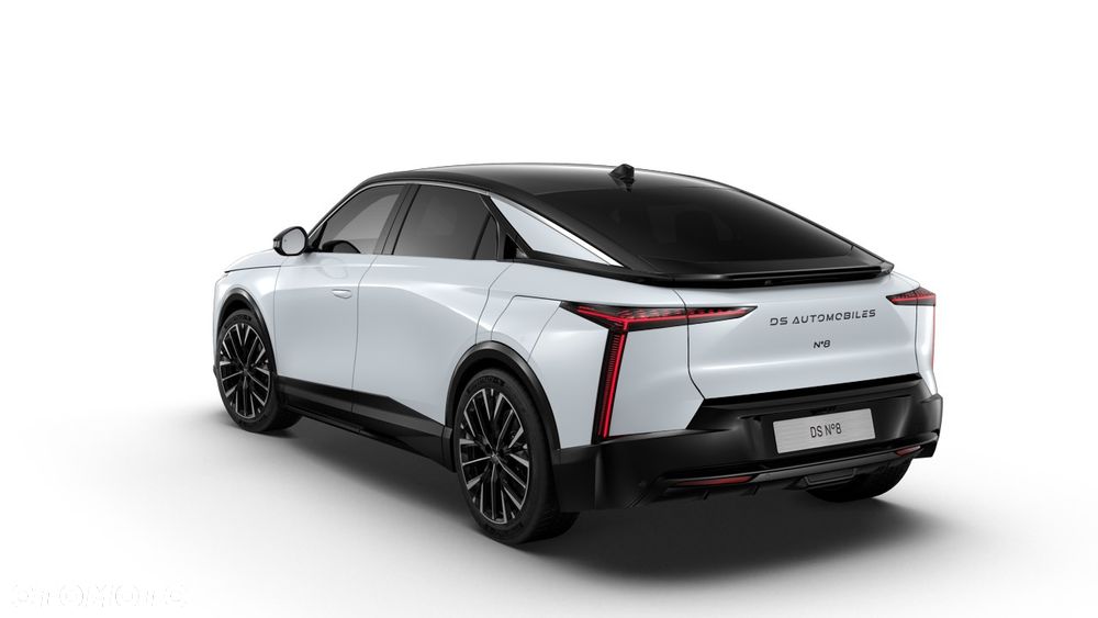 DS Automobiles N°8 - 3