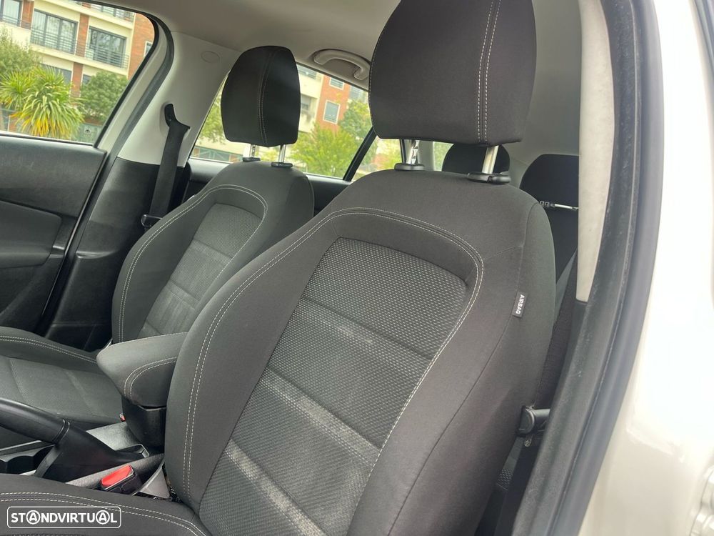 Fiat Tipo Station Wagon 1.3 M-Jet Lounge - 26