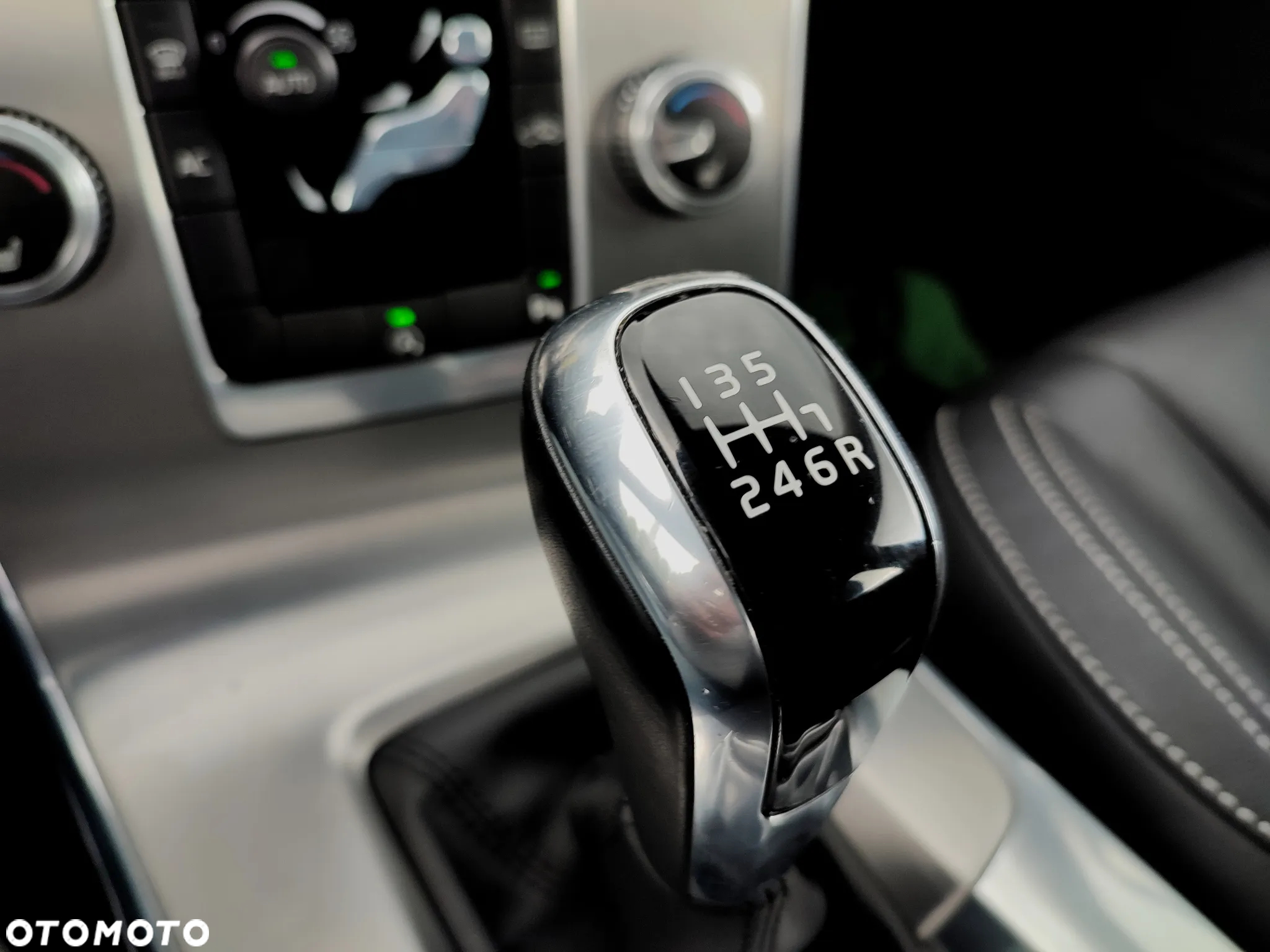 Volvo V60 D3 Momentum - 30