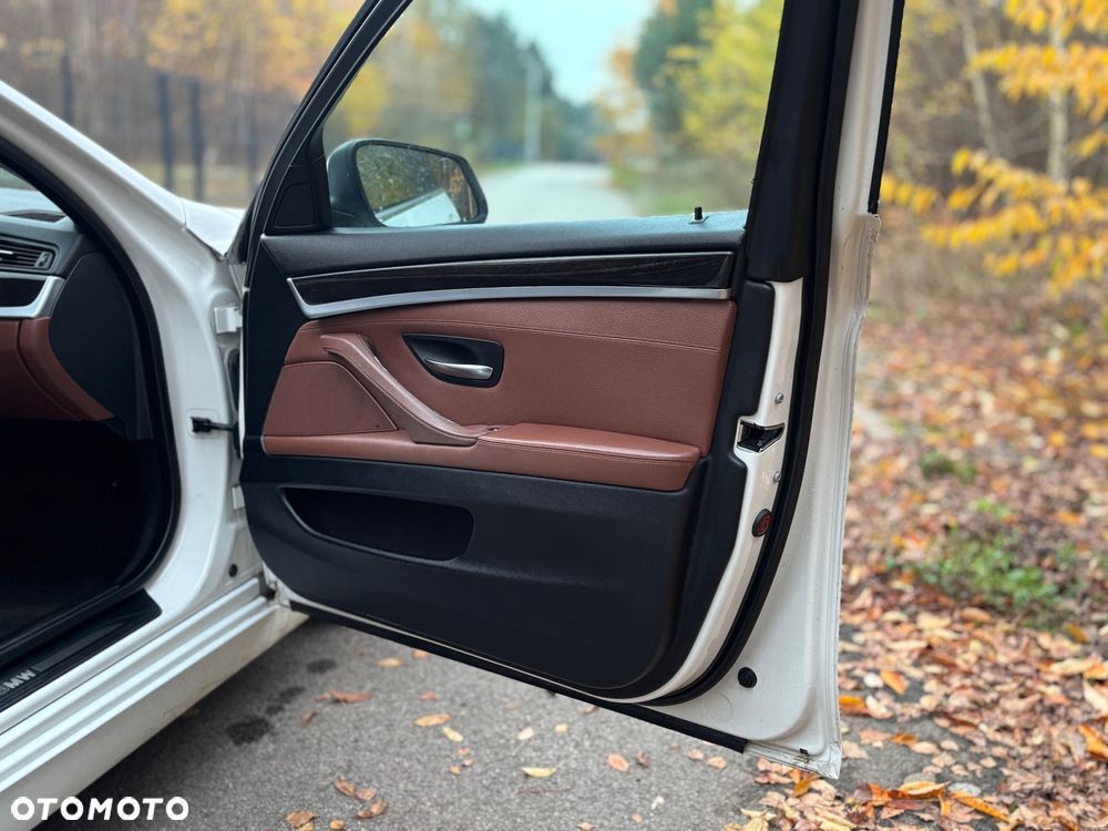 BMW Seria 5 535i - 27
