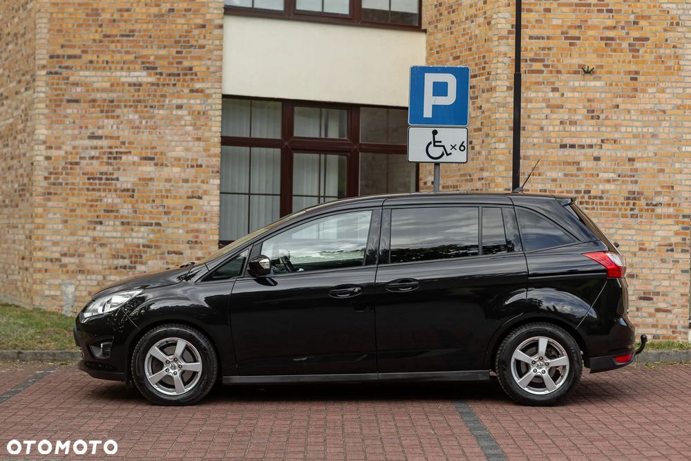 Ford Grand C-MAX - 11