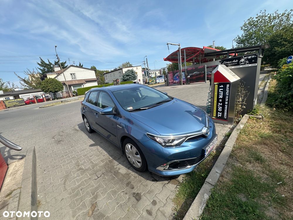 Toyota Auris ver-1-8-hsd-prestige - 2
