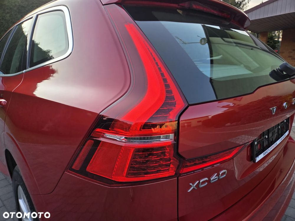 Volvo XC 60 B4 B Geartronic Momentum Pro - 18