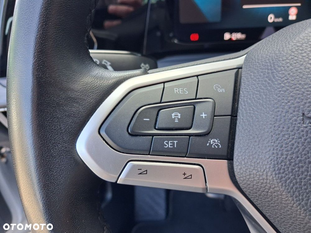 Volkswagen Golf - 10