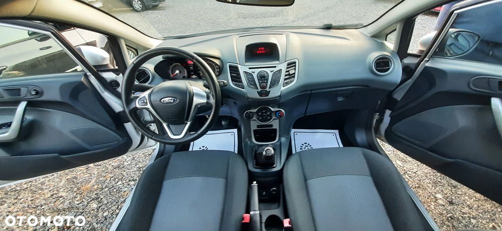 Ford Fiesta - 24