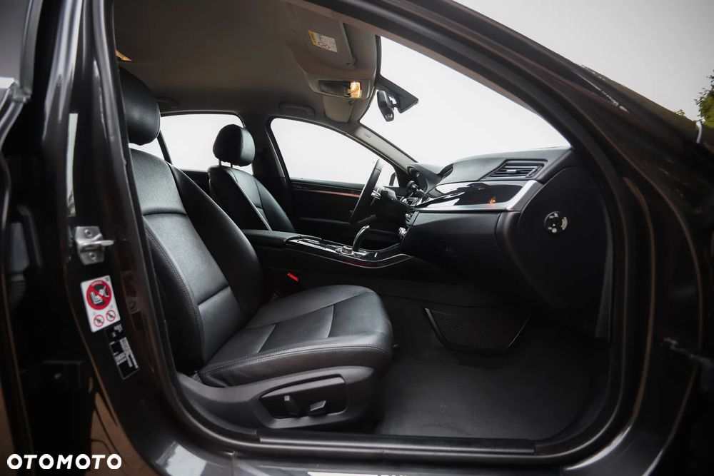 BMW Seria 5 520d - 15