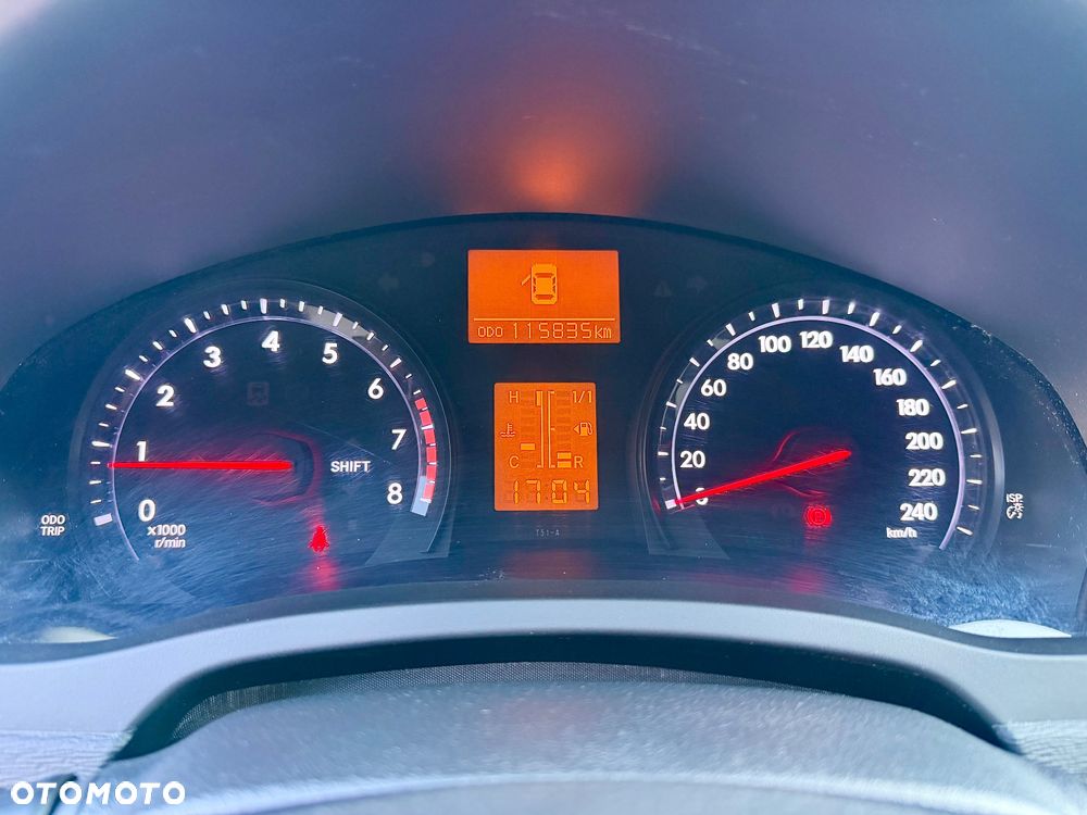 Toyota Avensis 1.8 Sol NAVI - 19