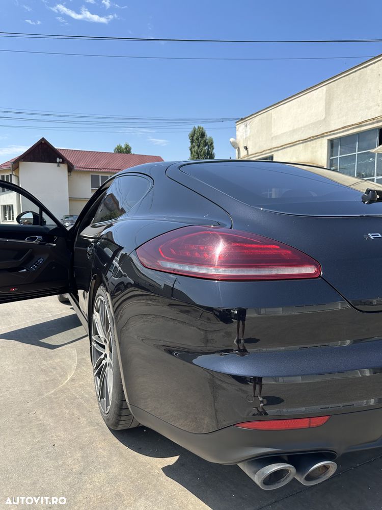 Porsche Panamera - 24