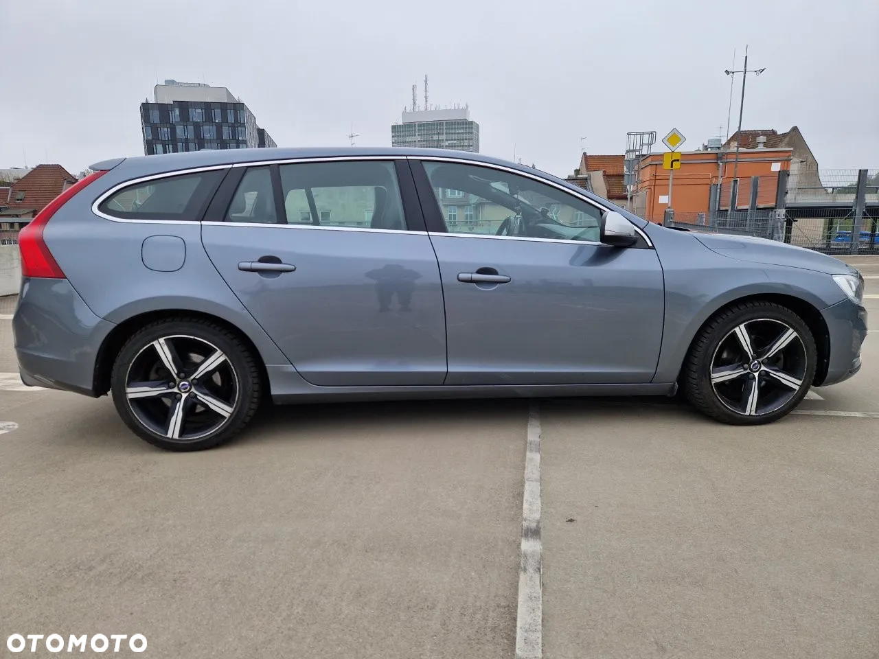Volvo V60 T3 Drive-E R-Design Kinetic - 6