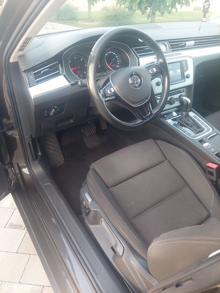 Volkswagen Passat - 6