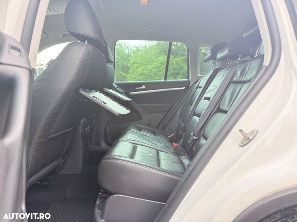 Volkswagen Tiguan 2.0 TDI 4Motion DSG Sport & Style - 9